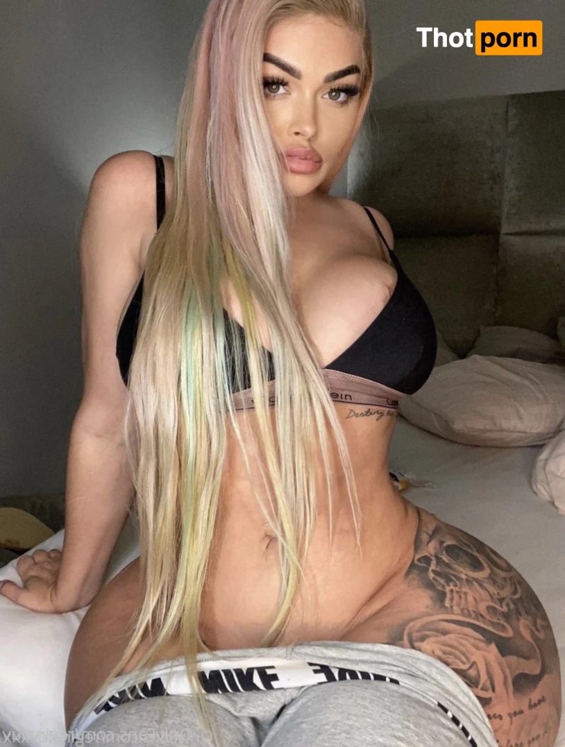 Emily Regina 🦄 6148598