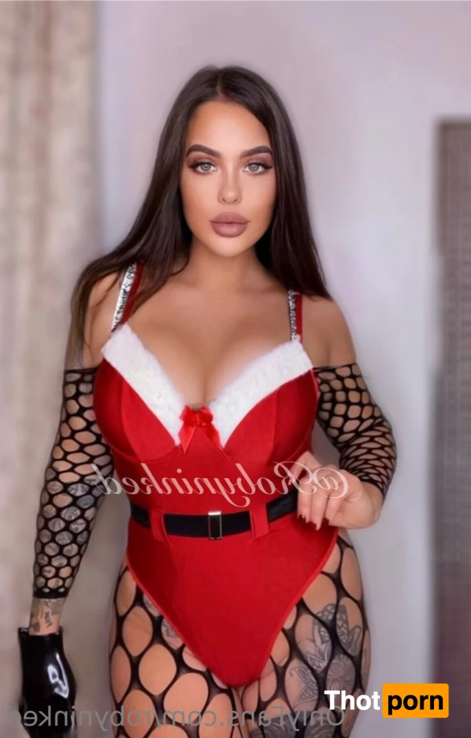 Robyninked Custom making queen 😈 9917071