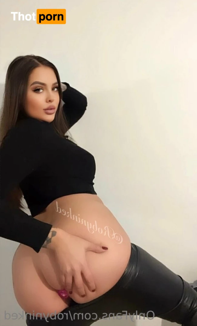 Robyninked Custom making queen 😈 9917248