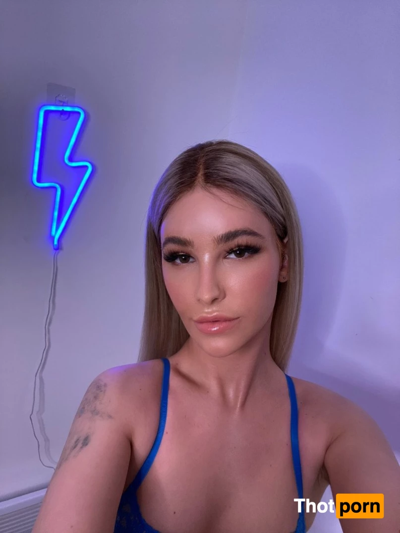 rosie cheeks (trans woman) 1794543