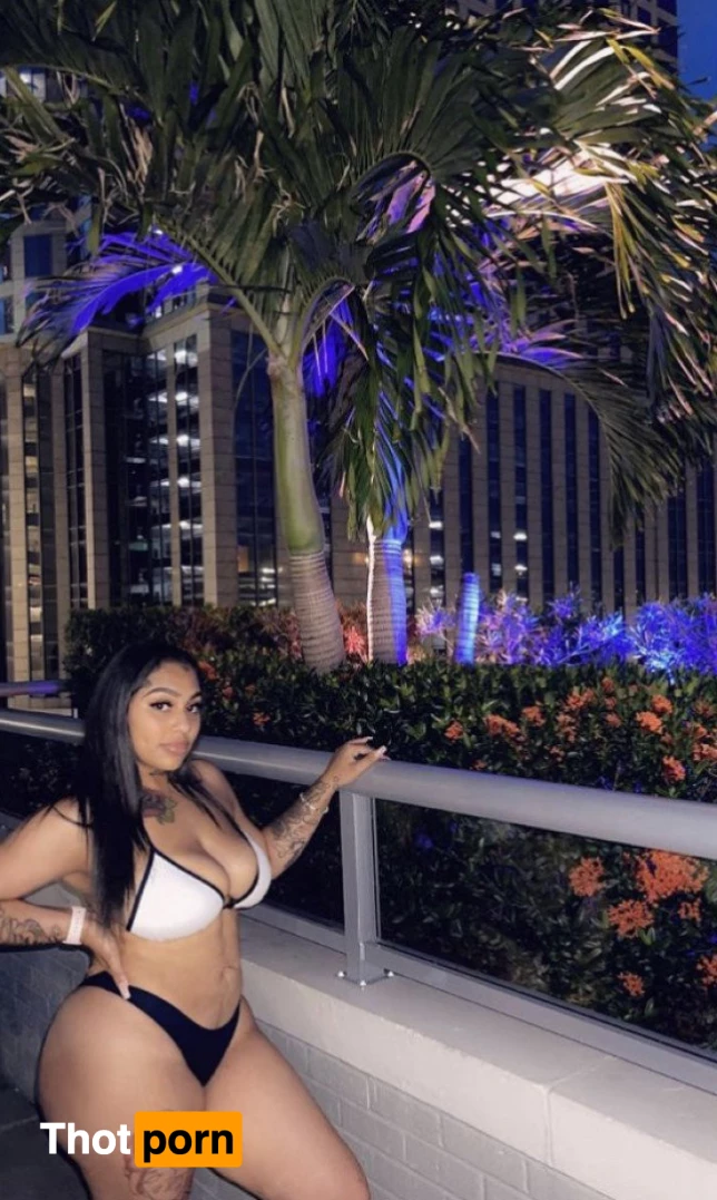 YonnaTheFreak🖤 2070283