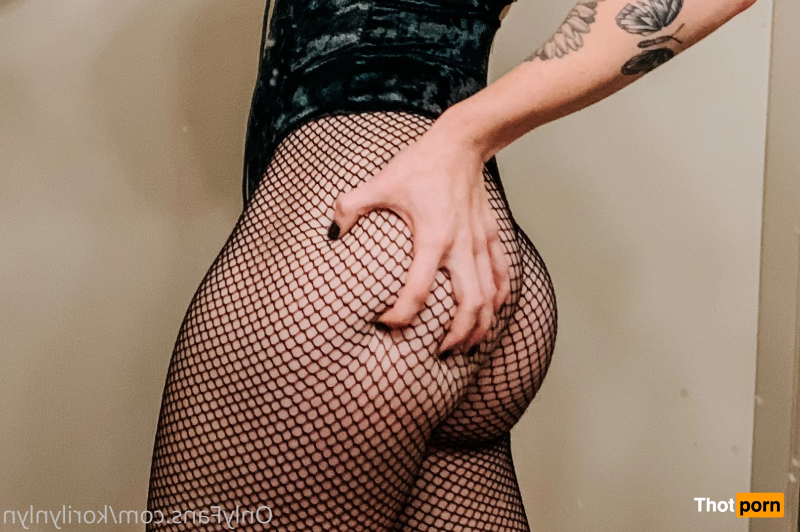 K L Y N L Y N 🦋 🦋 🦋 2053948