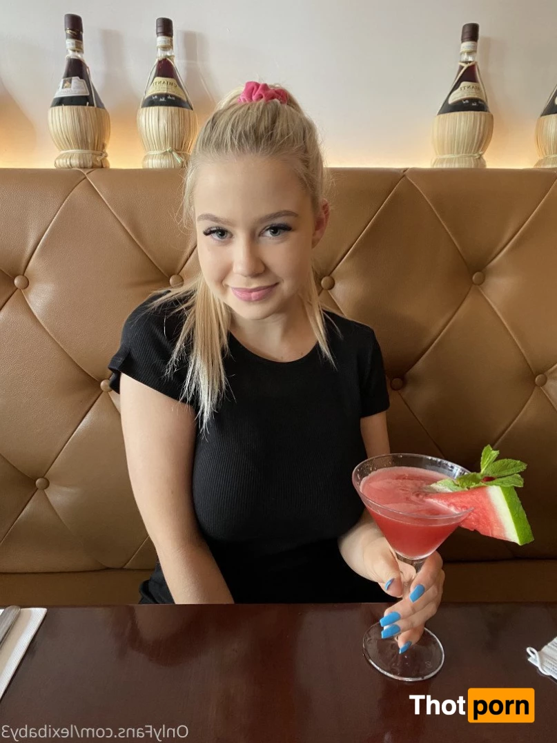 sexy lexi 2052927