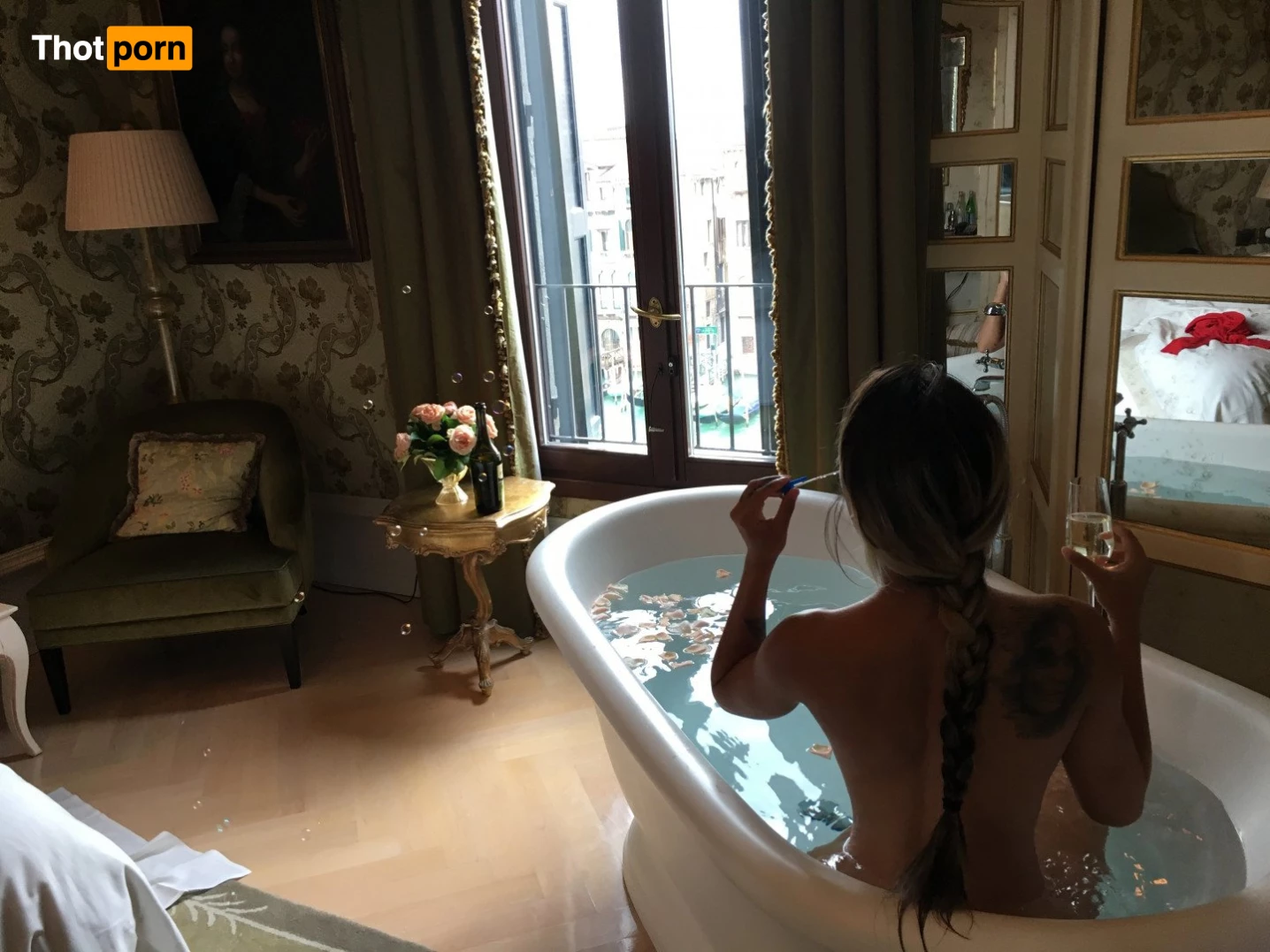 Amia (Old Account) 65622