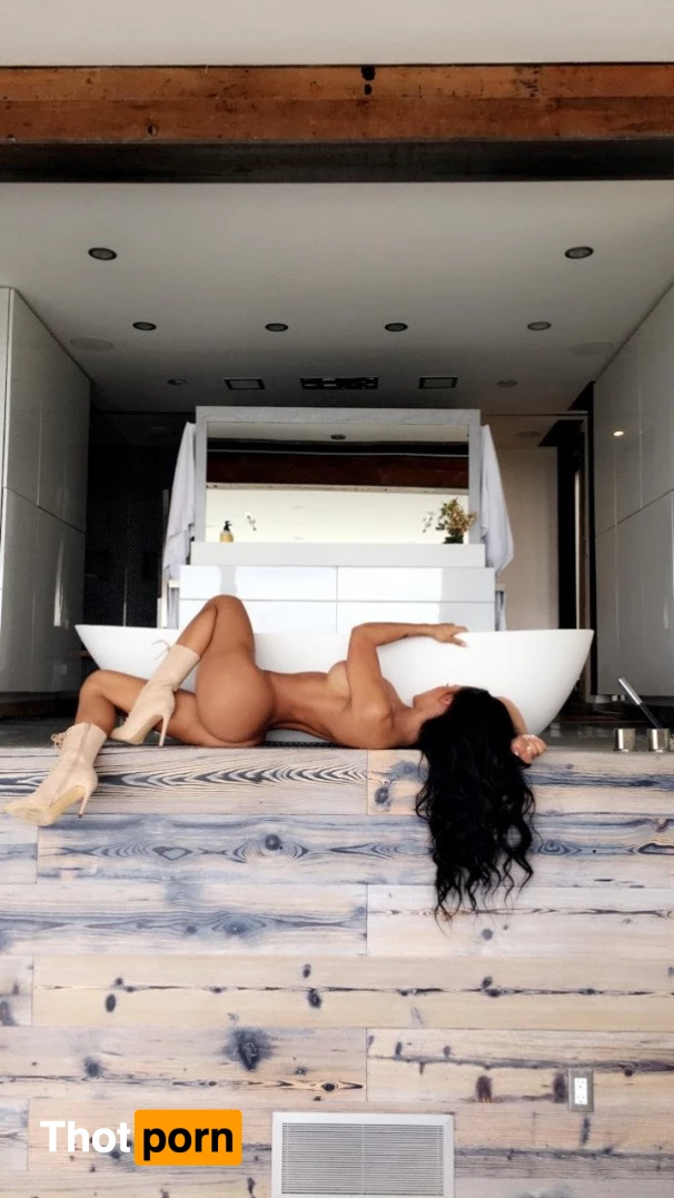 Amia (Old Account) 65644