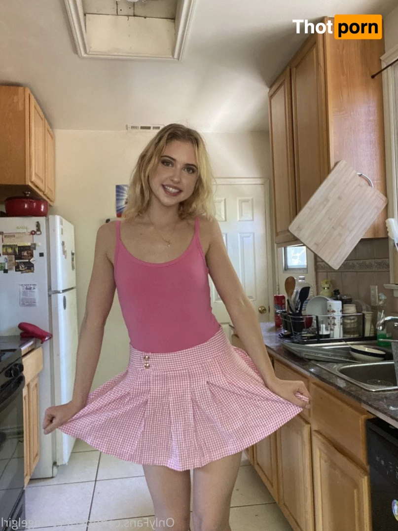 Chloe Cherry 2026781