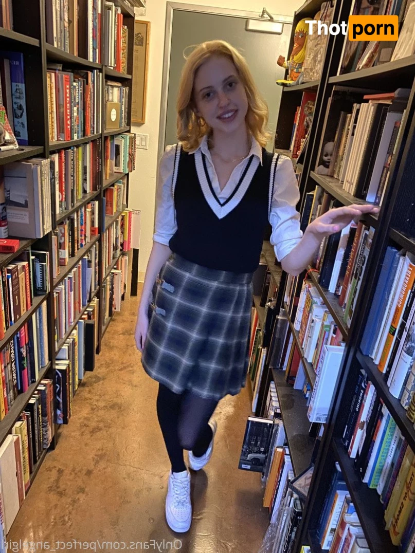 Chloe Cherry 2026797