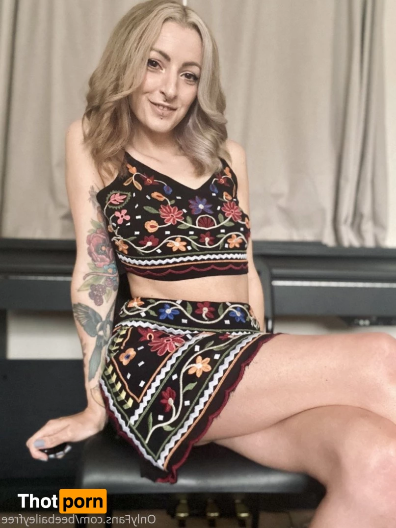 Bee Bailey 🌻 1998160