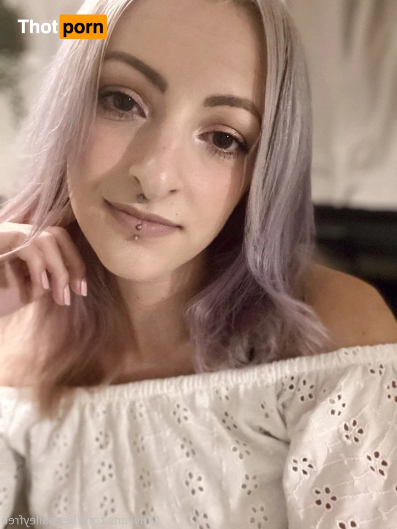 Bee Bailey 🌻 1998166