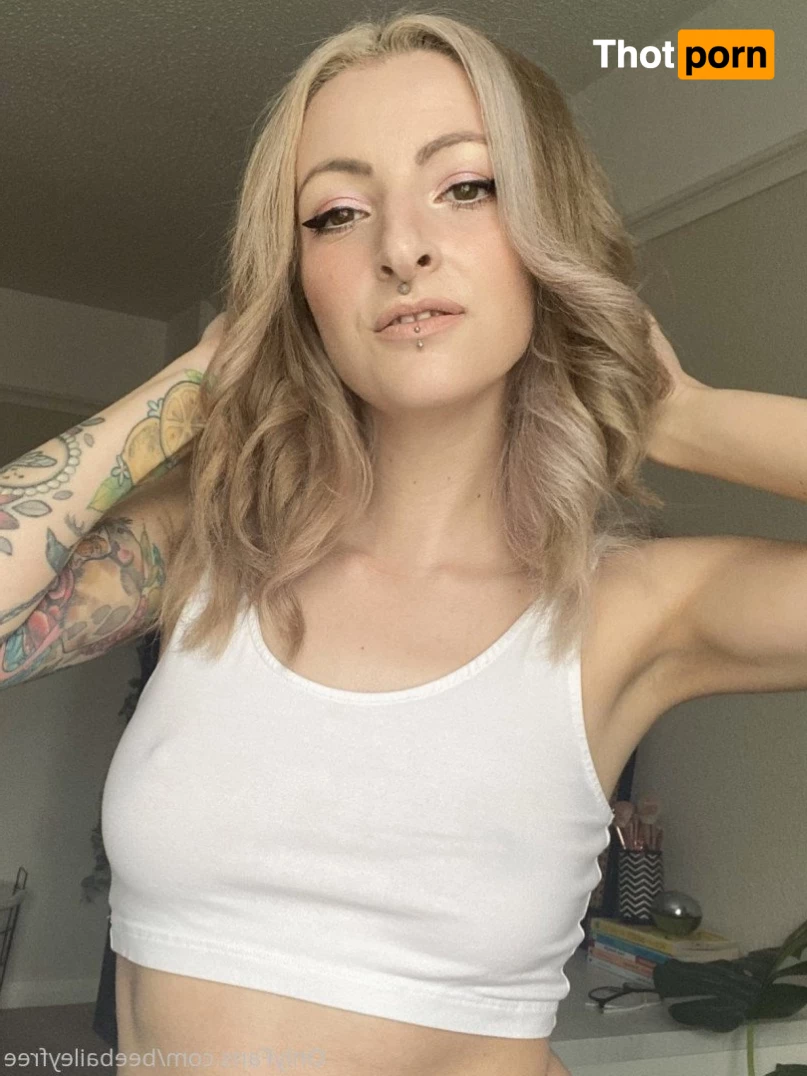 Bee Bailey 🌻 1998175