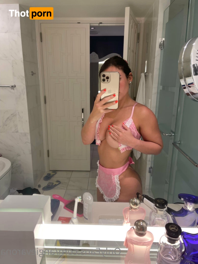 Angie Varona 9927436