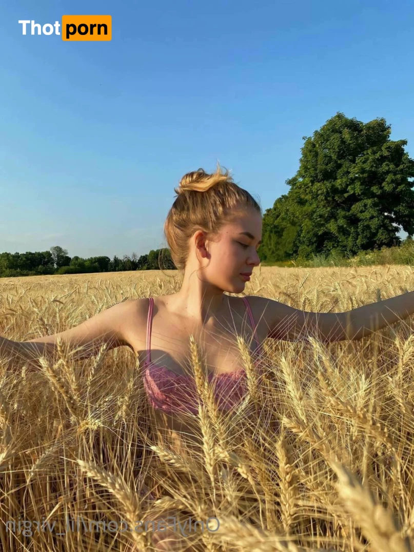 🍬Lil Virgin🍬 15117400