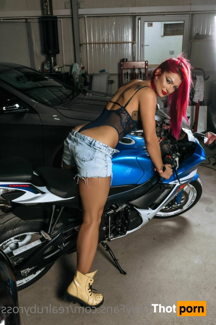 Naughty🤯 Redhead 💖 want to give you head 2422539