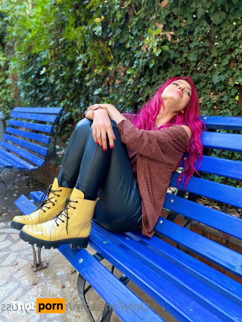 Naughty🤯 Redhead 💖 want to give you head 2422552