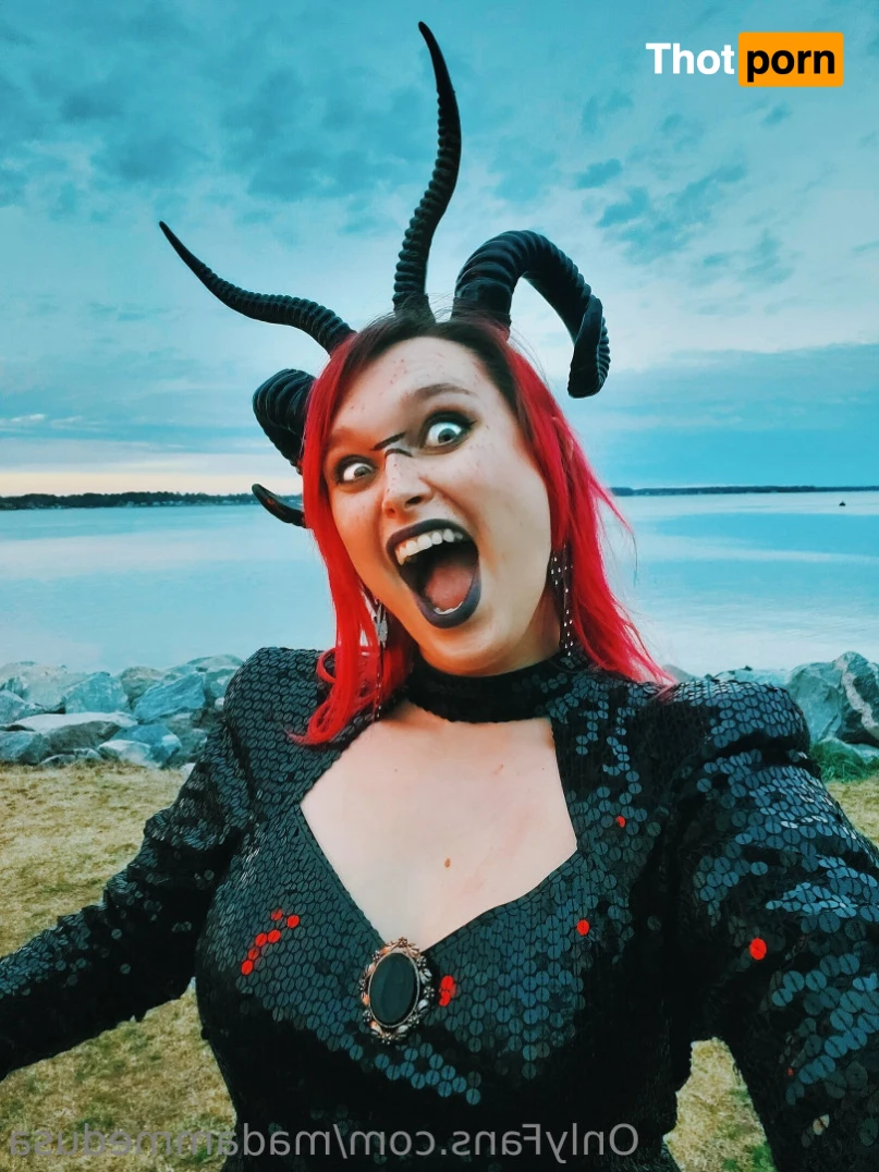 Modern Medusa 13844107