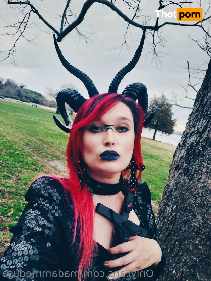 Modern Medusa 13846205