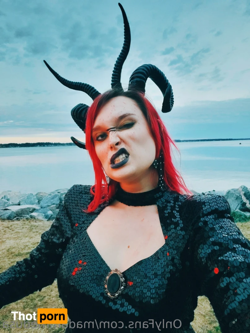 Modern Medusa 13848857