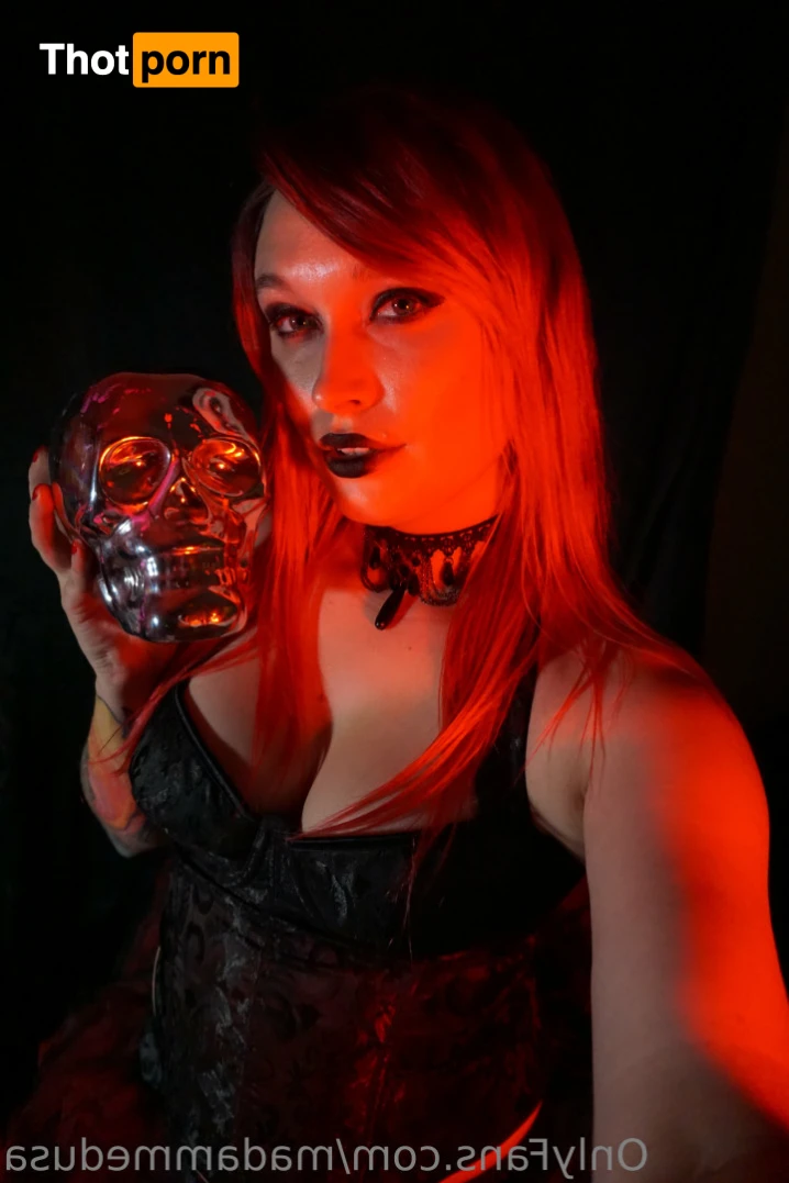 Modern Medusa 13850286