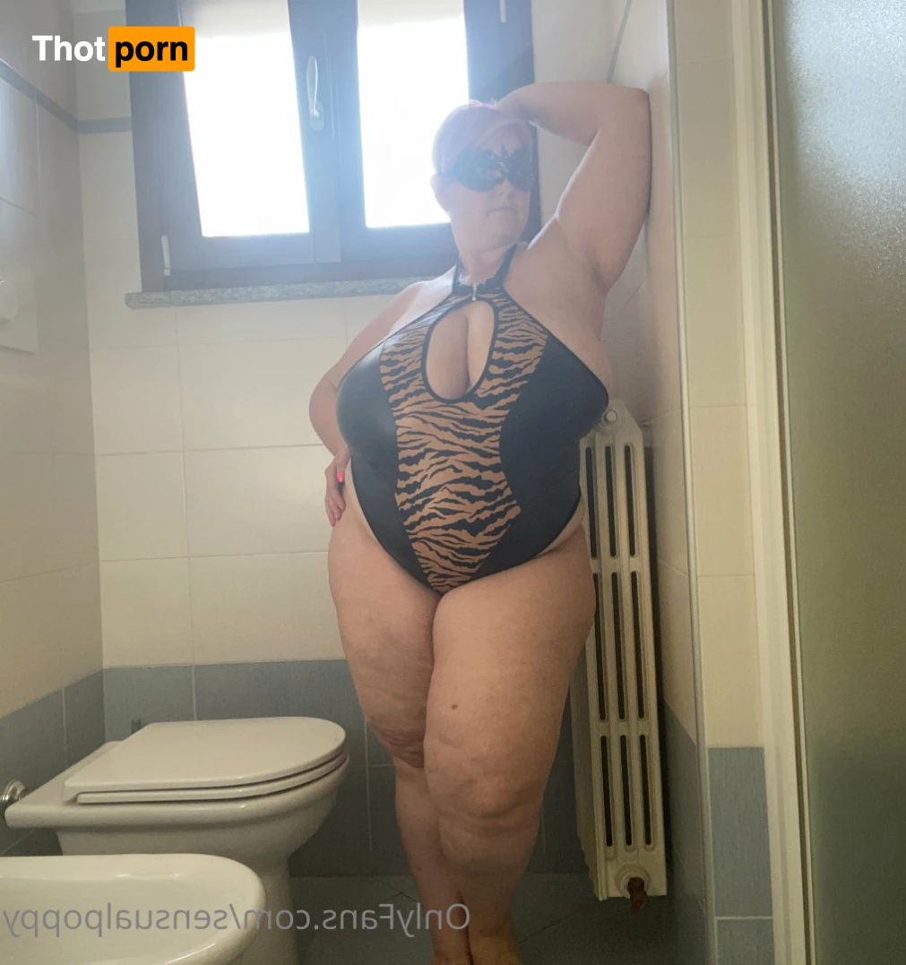 sensualpoppy 6152386