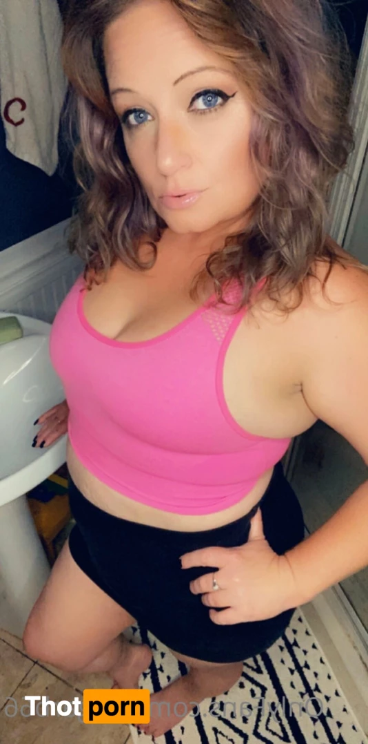 Vivian Crow VIP Lounge 6301301