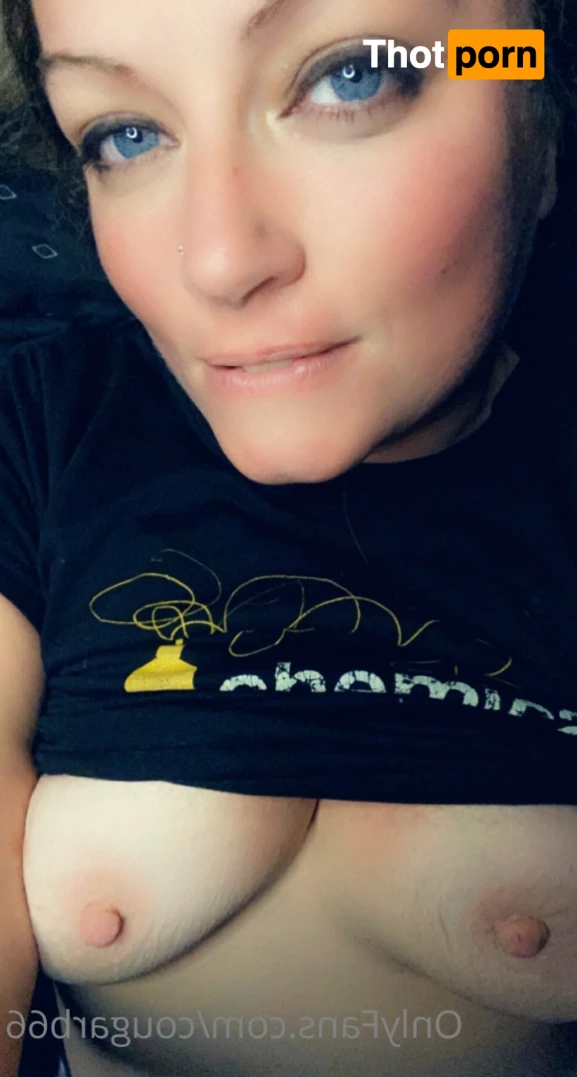 Vivian Crow VIP Lounge 6301410