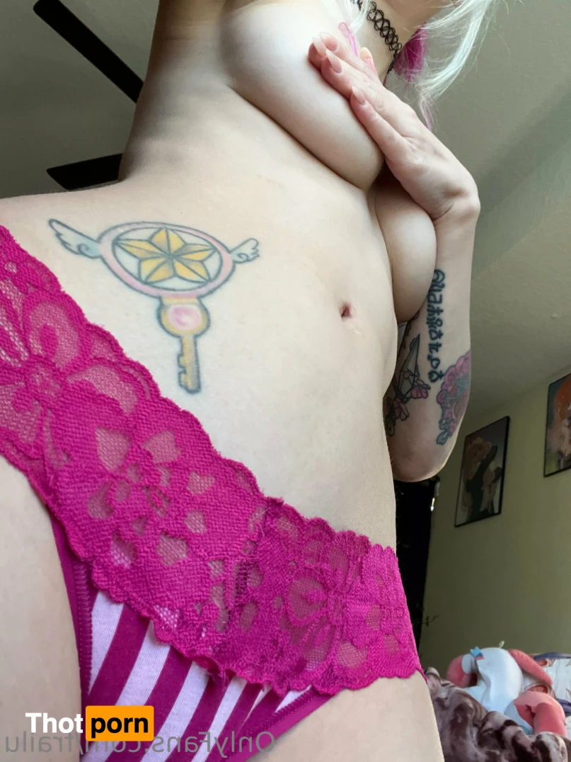 𝔽𝕣𝕒𝕚𝕝𝕦 14890805