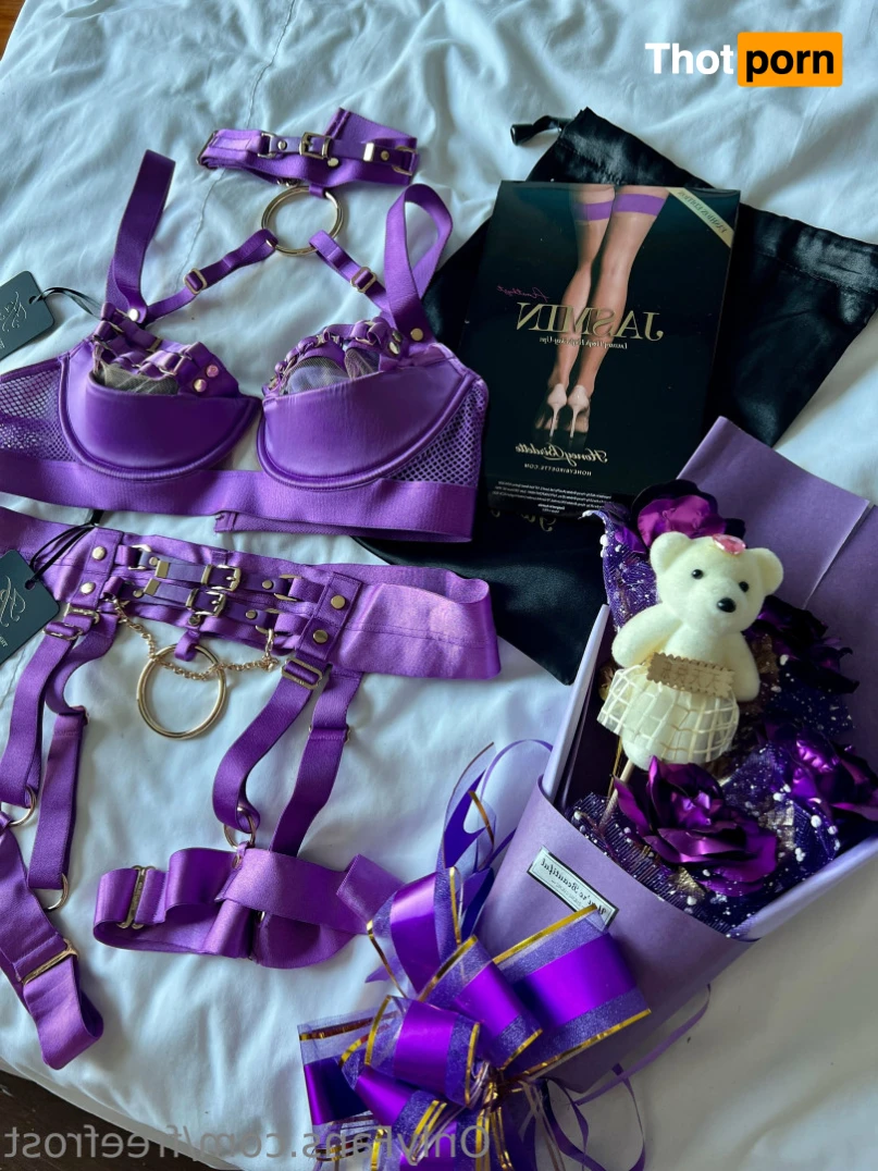 Adeline Frost 14890512