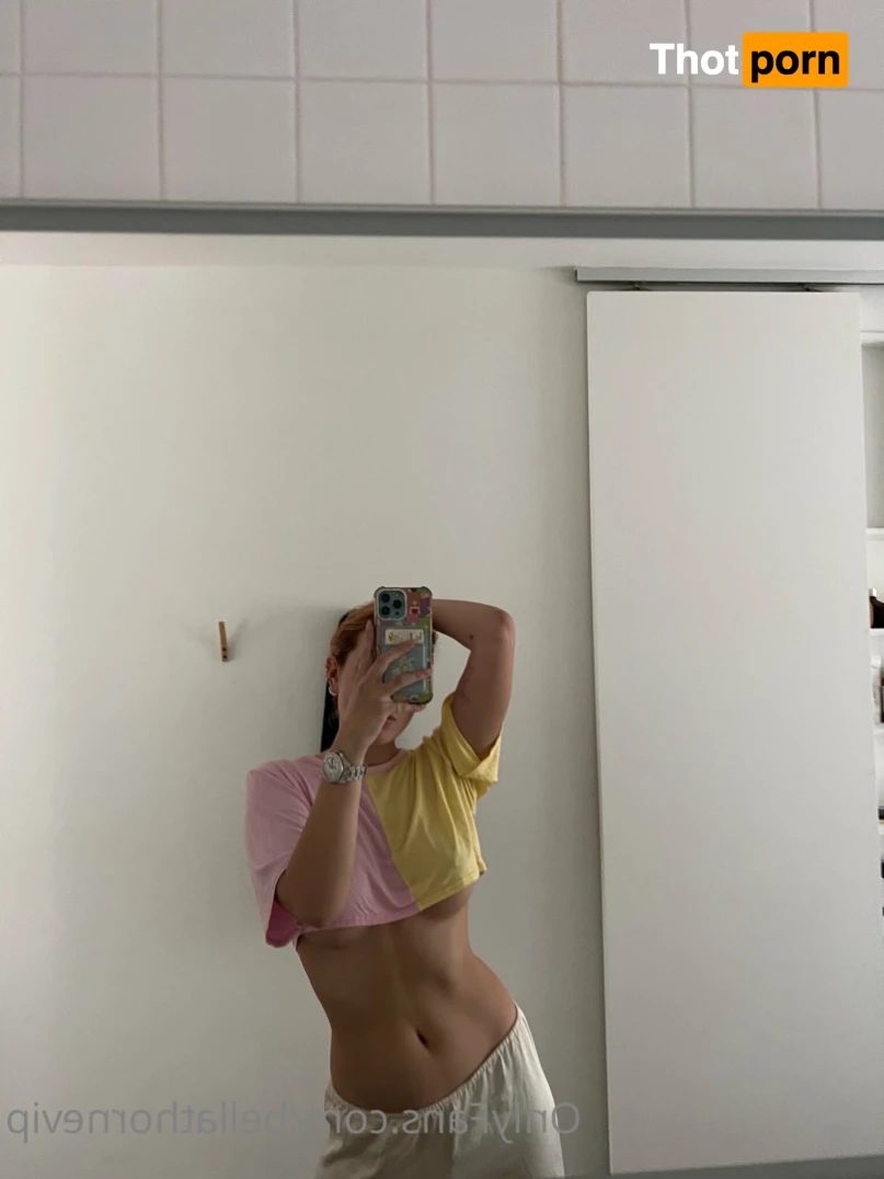 Bella Thorne 14759024