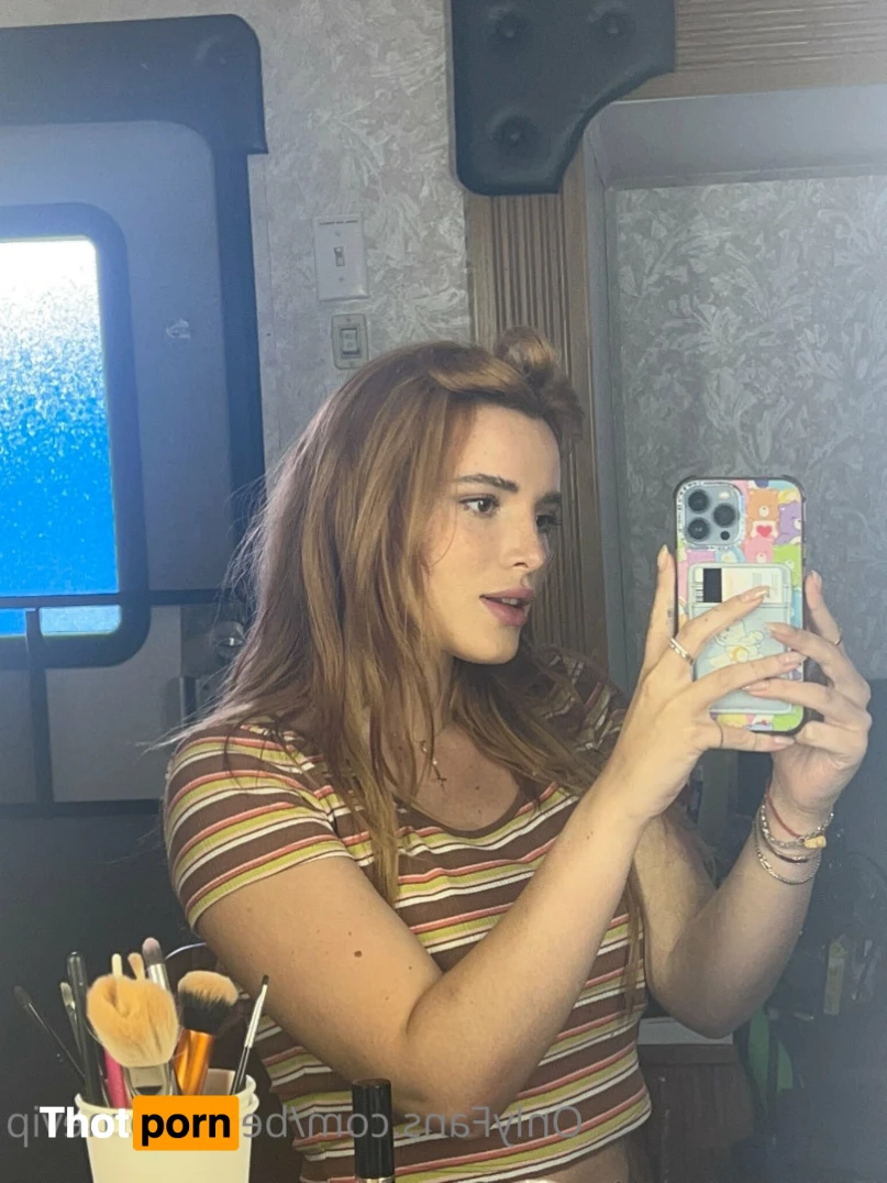 Bella Thorne 14759421