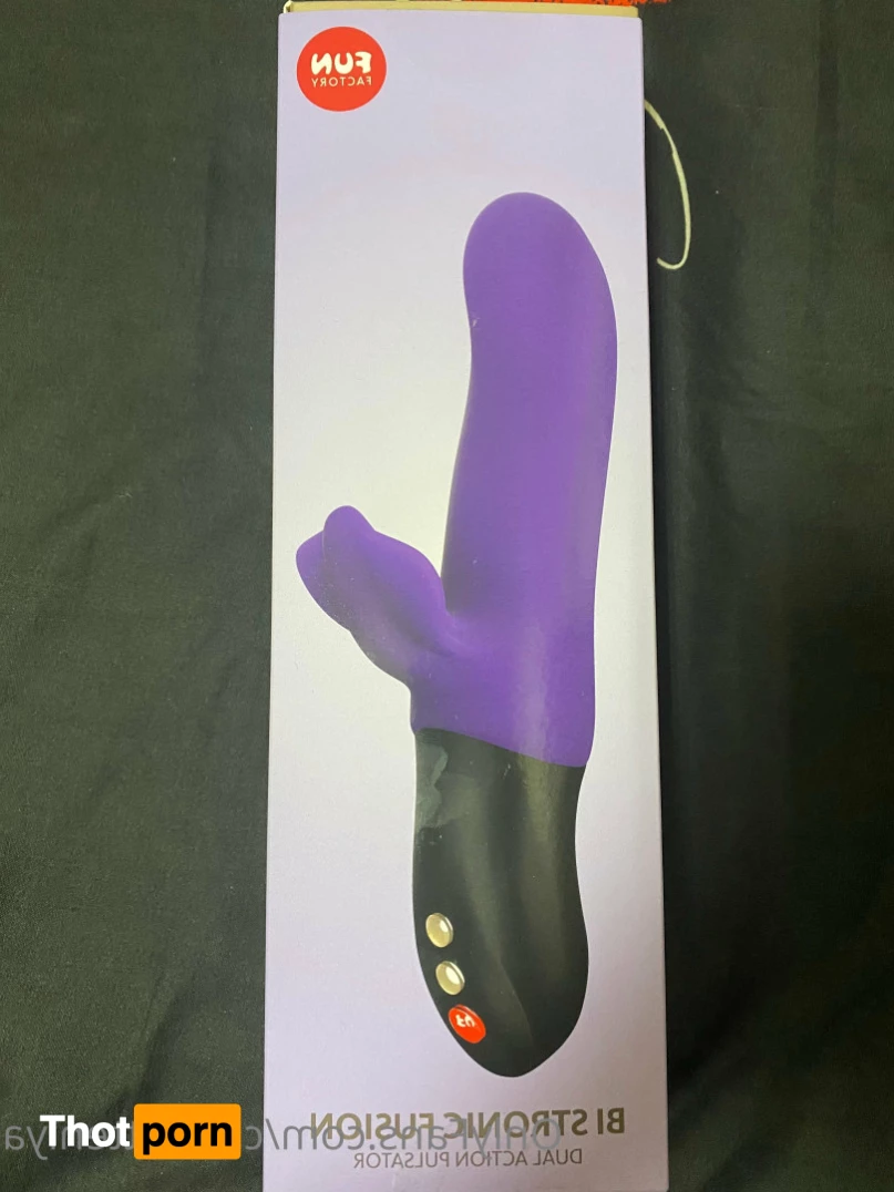 CharlotteNiya 6150685