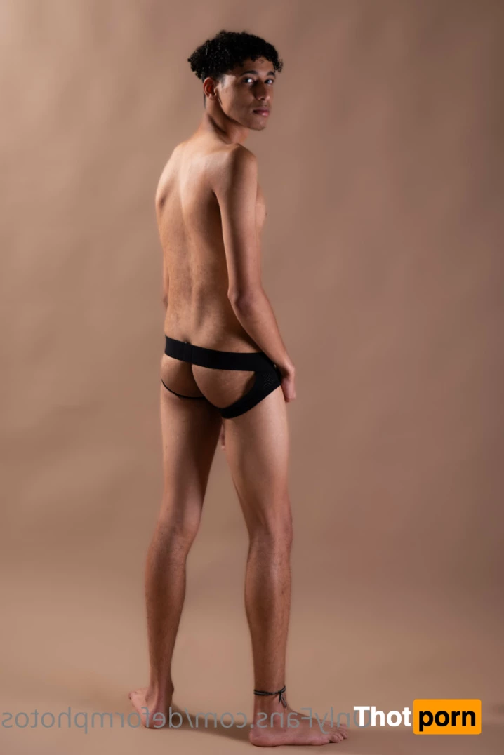 DE Form Photography 6124373