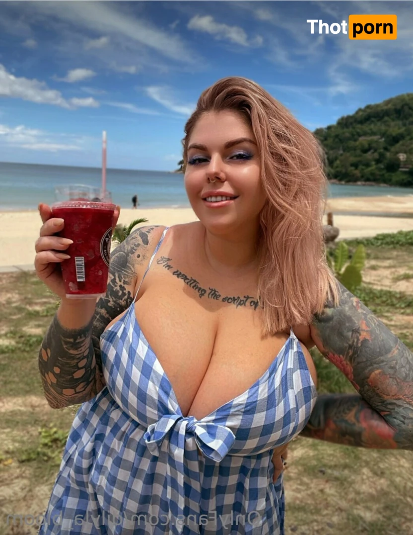 Dilyla Bloom • FREE 🔥 14706118