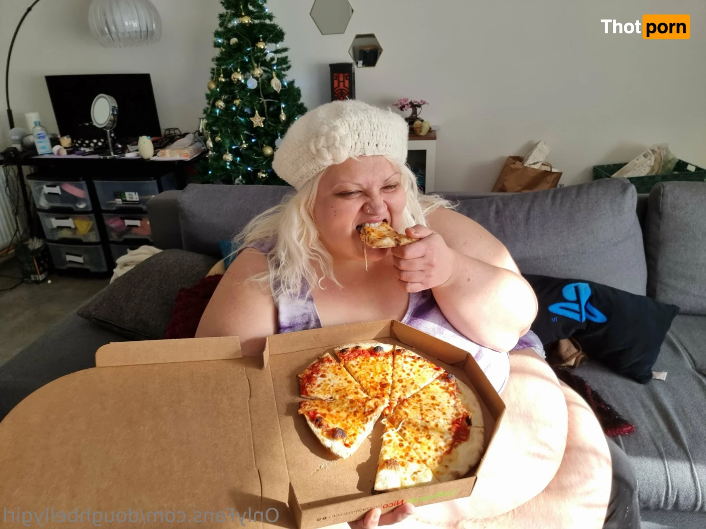 DoughBellyGirl 14704926