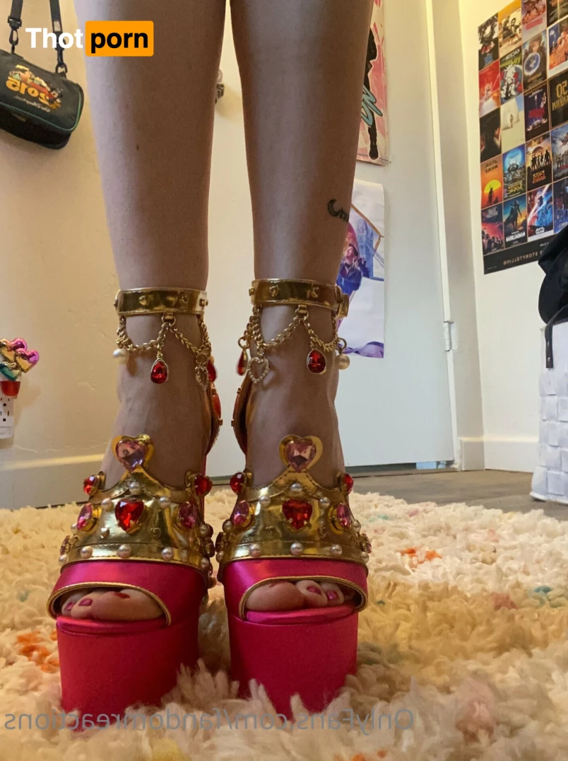 FandomReactions 14707947