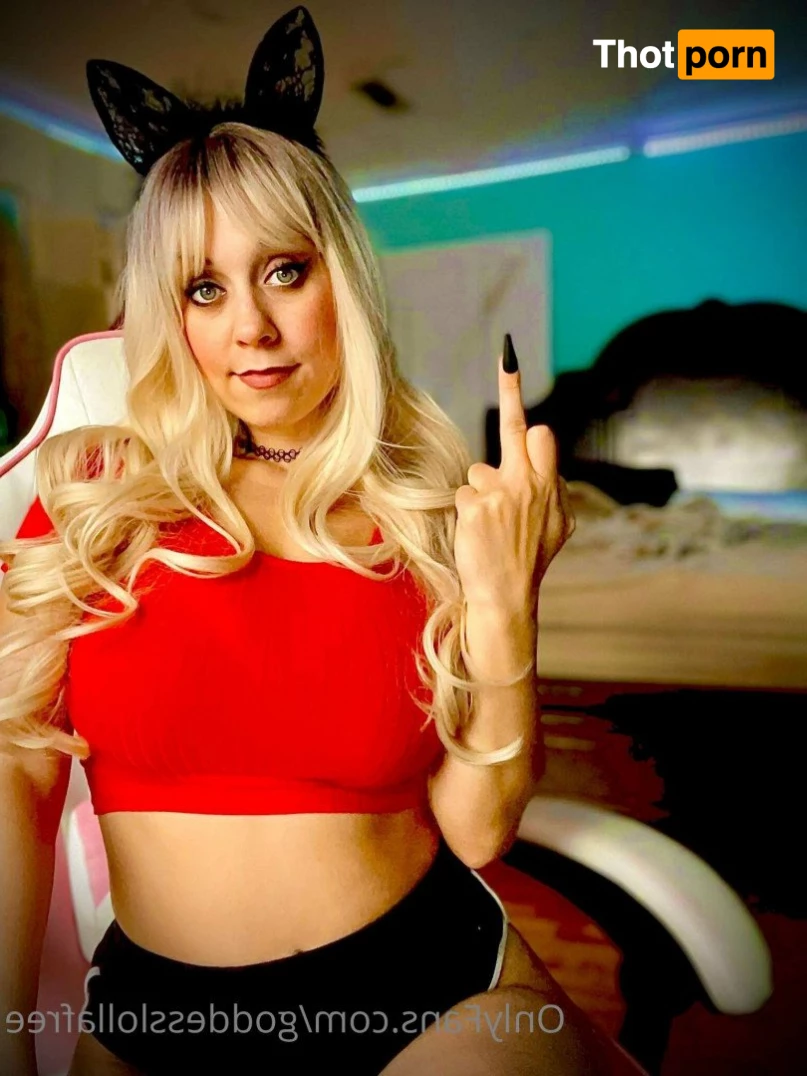 Mistress Lolla 2366878