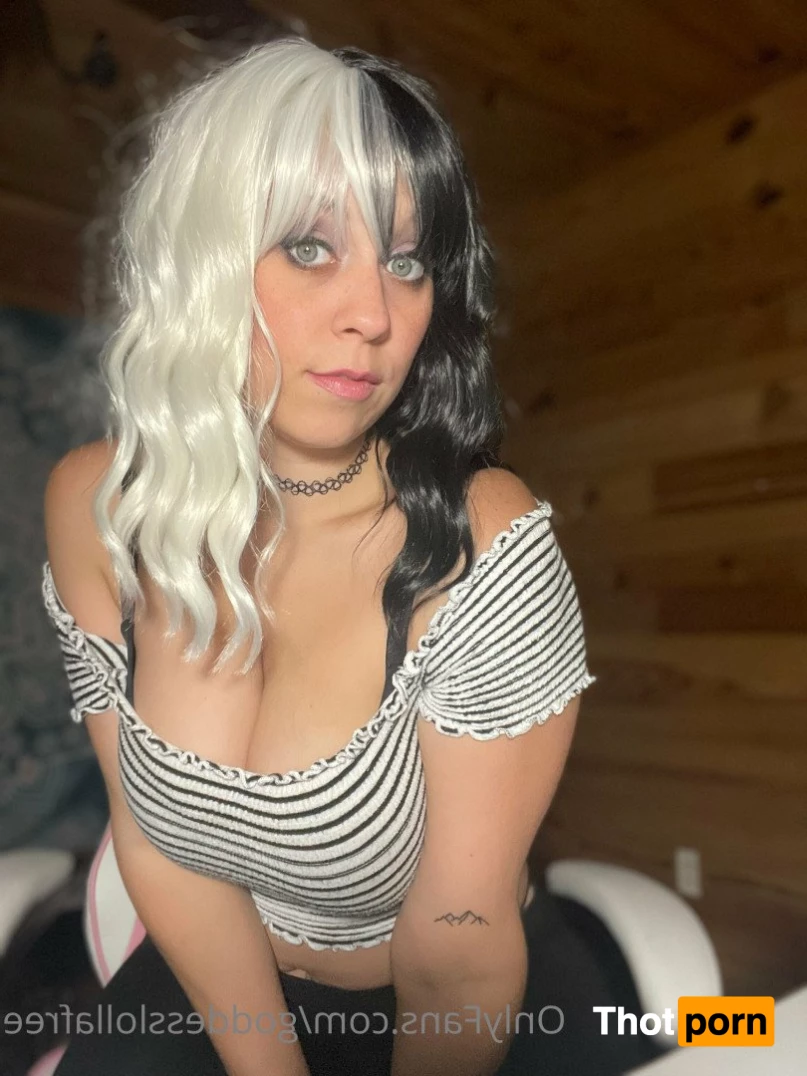 Mistress Lolla 2366905