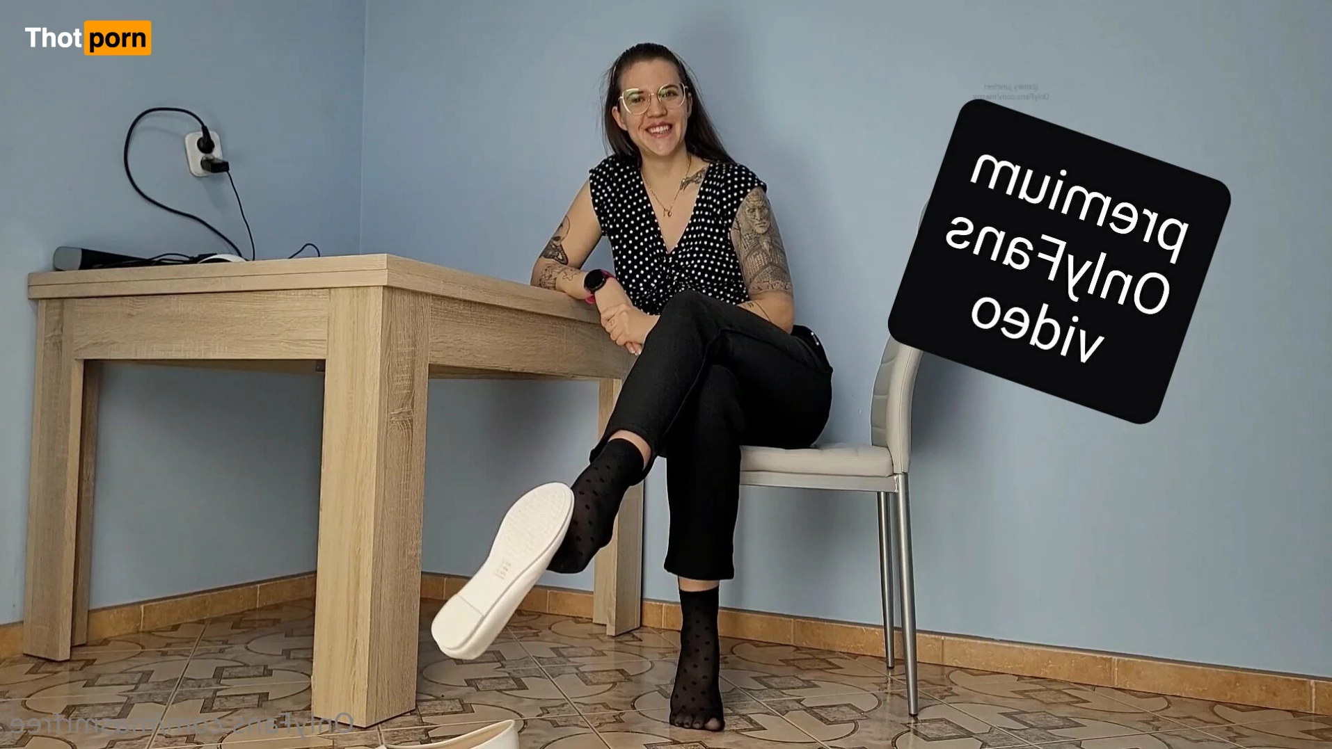 Queen Mary June (free page) 9910133