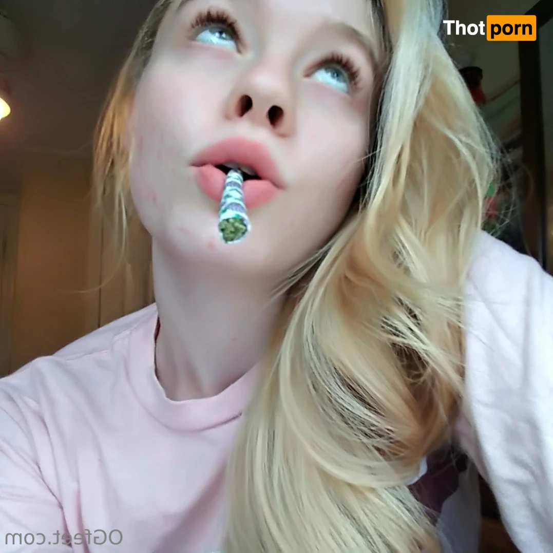 Sativa Skies 16386108