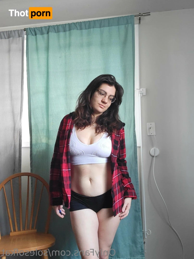 Mistress Kat 14504307