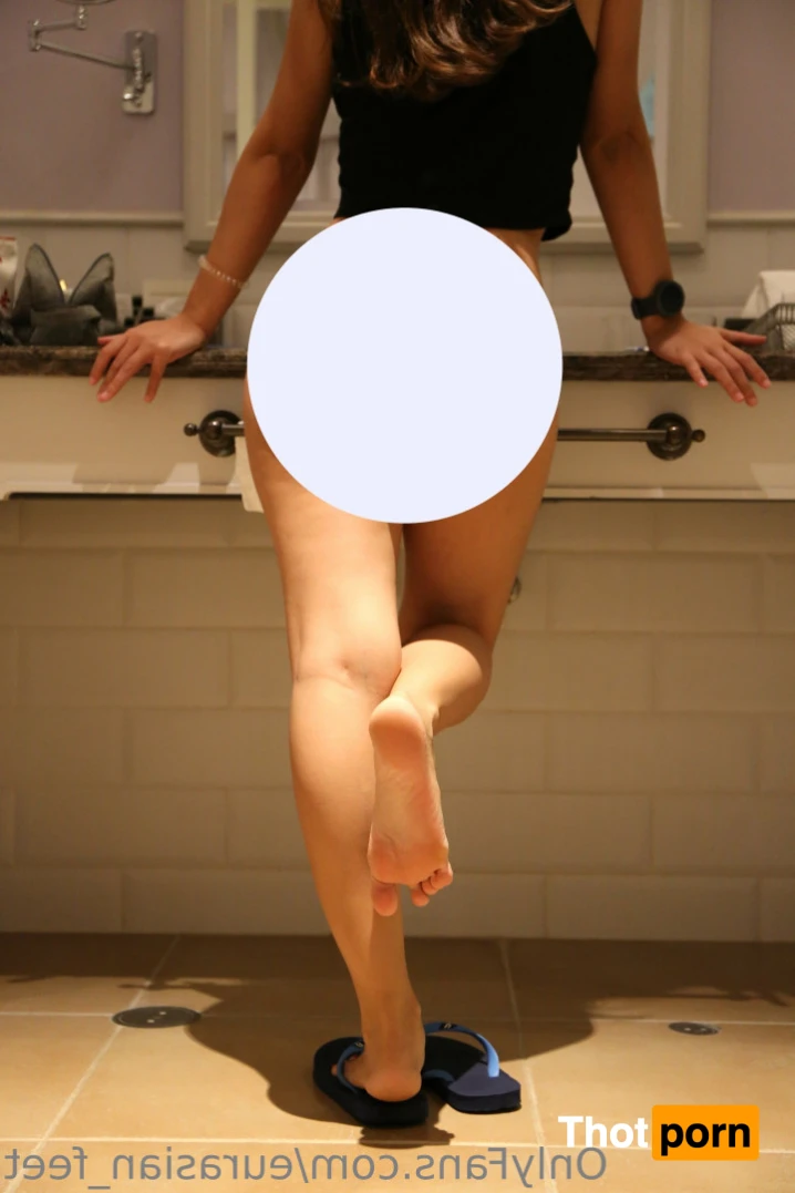 Eurasian Feet 14411623