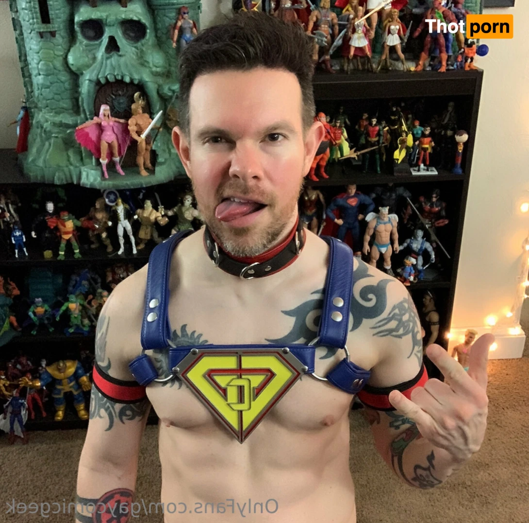 GayComicGeek 14695375