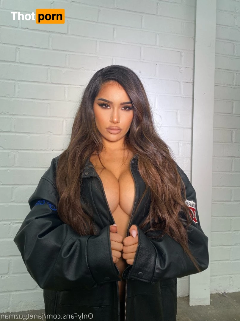 Janet Guzman 🔞 3937956