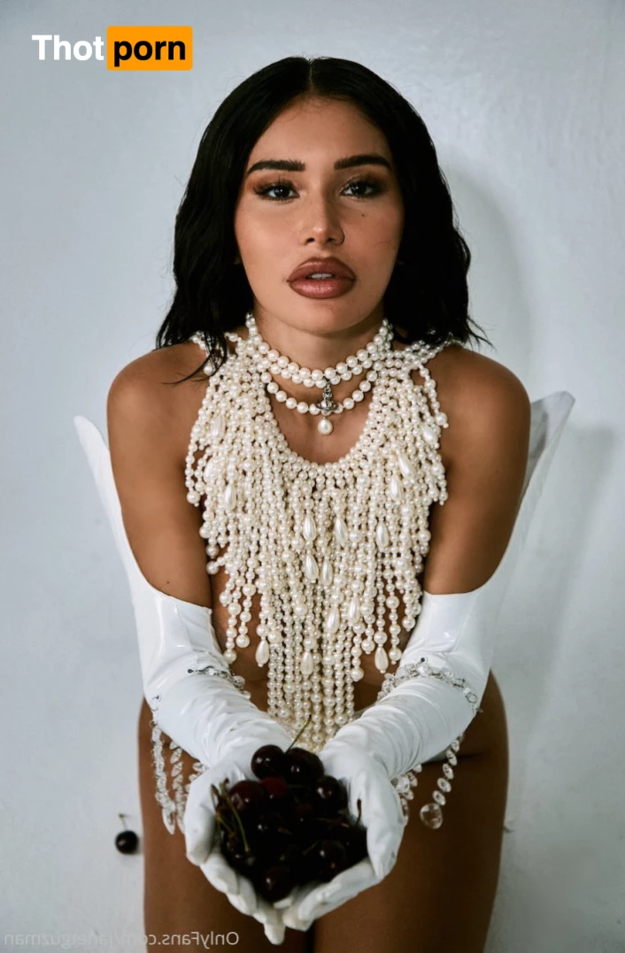 Janet Guzman 🔞 6245393