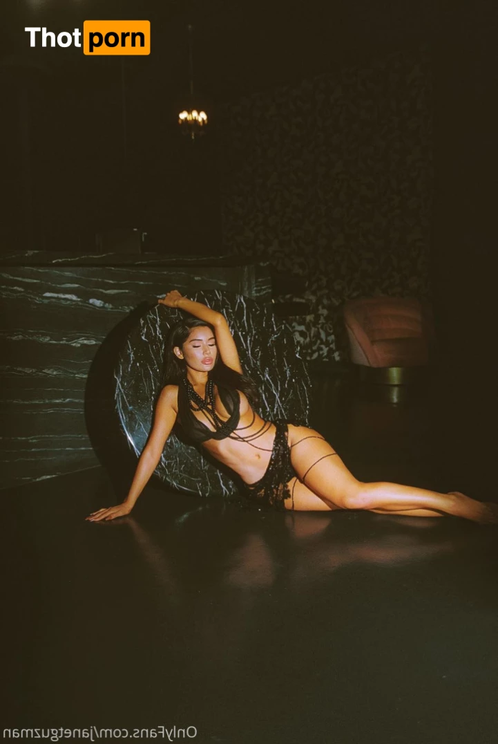 Janet Guzman 🔞 6245418