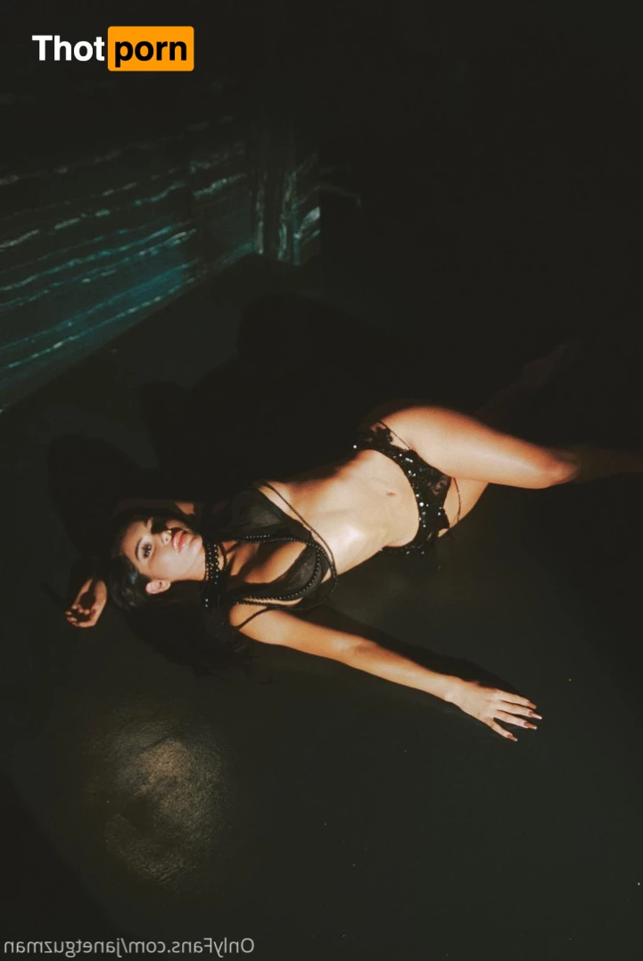 Janet Guzman 🔞 6245472
