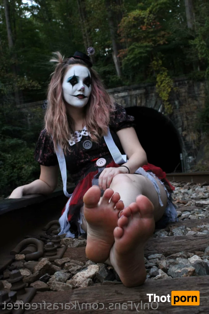 KarasFreeFeet 6116723