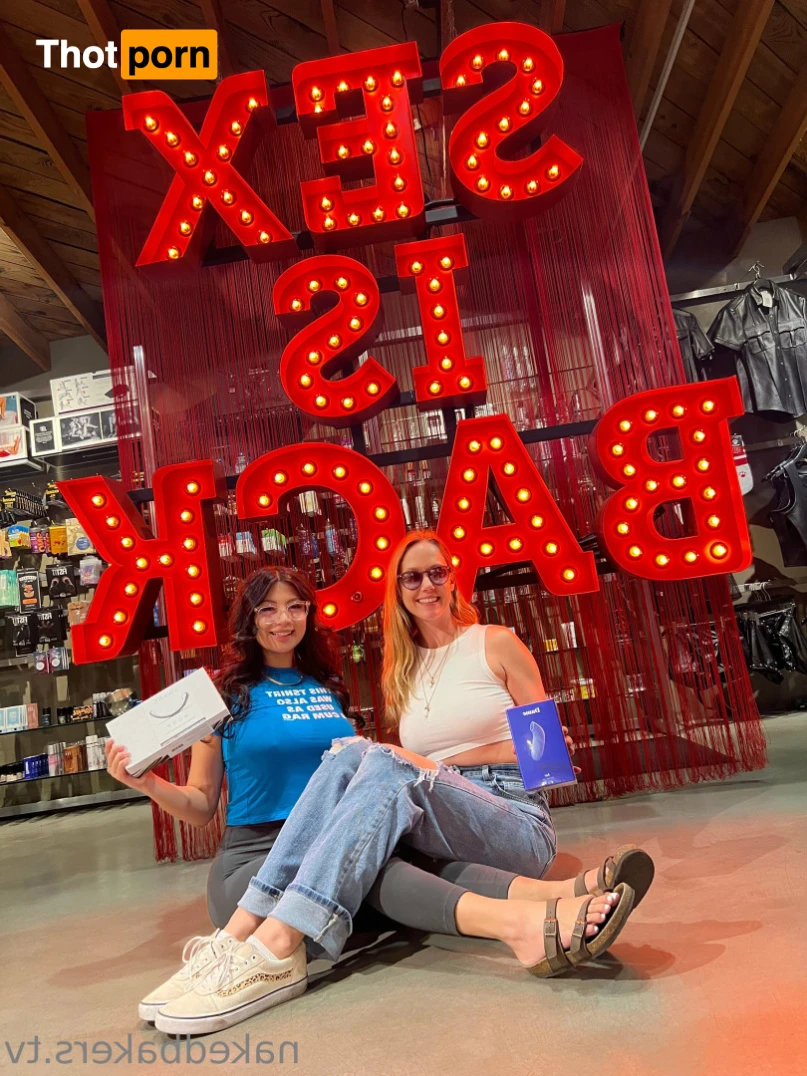 Nakedbakers 14290885