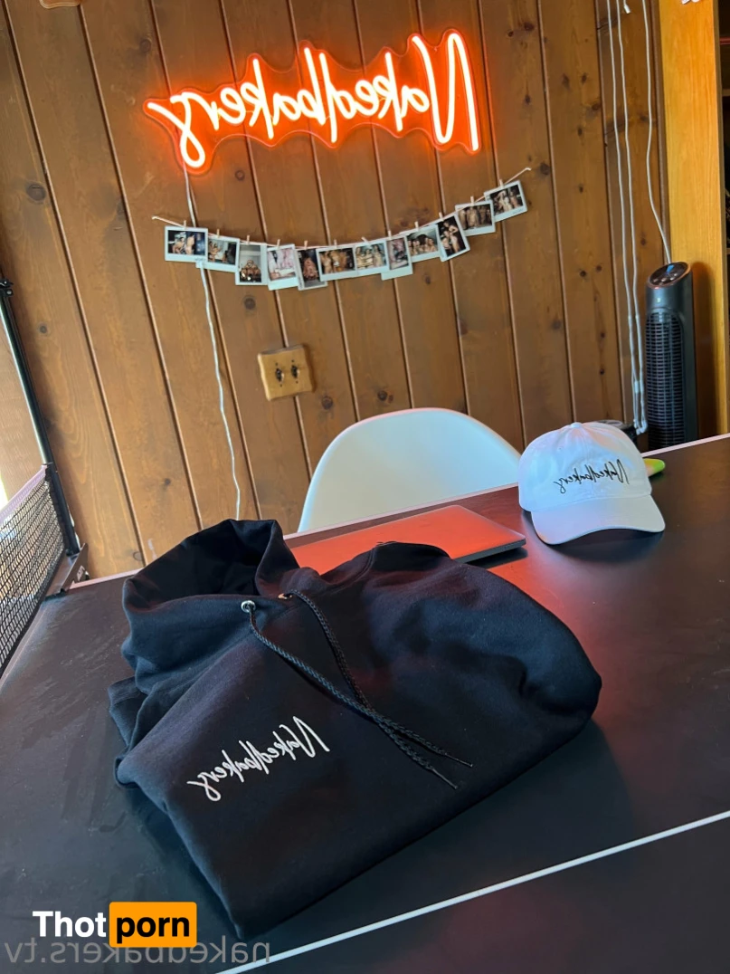 Nakedbakers 14291280