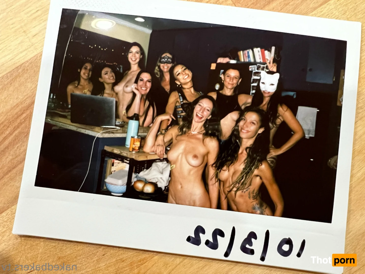 Nakedbakers 14291507