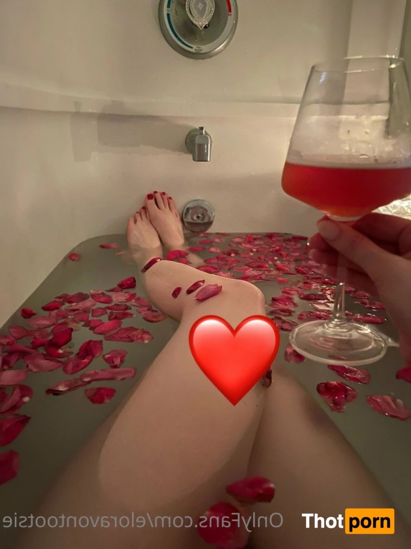 Elora von Tootsie FREE 2320350